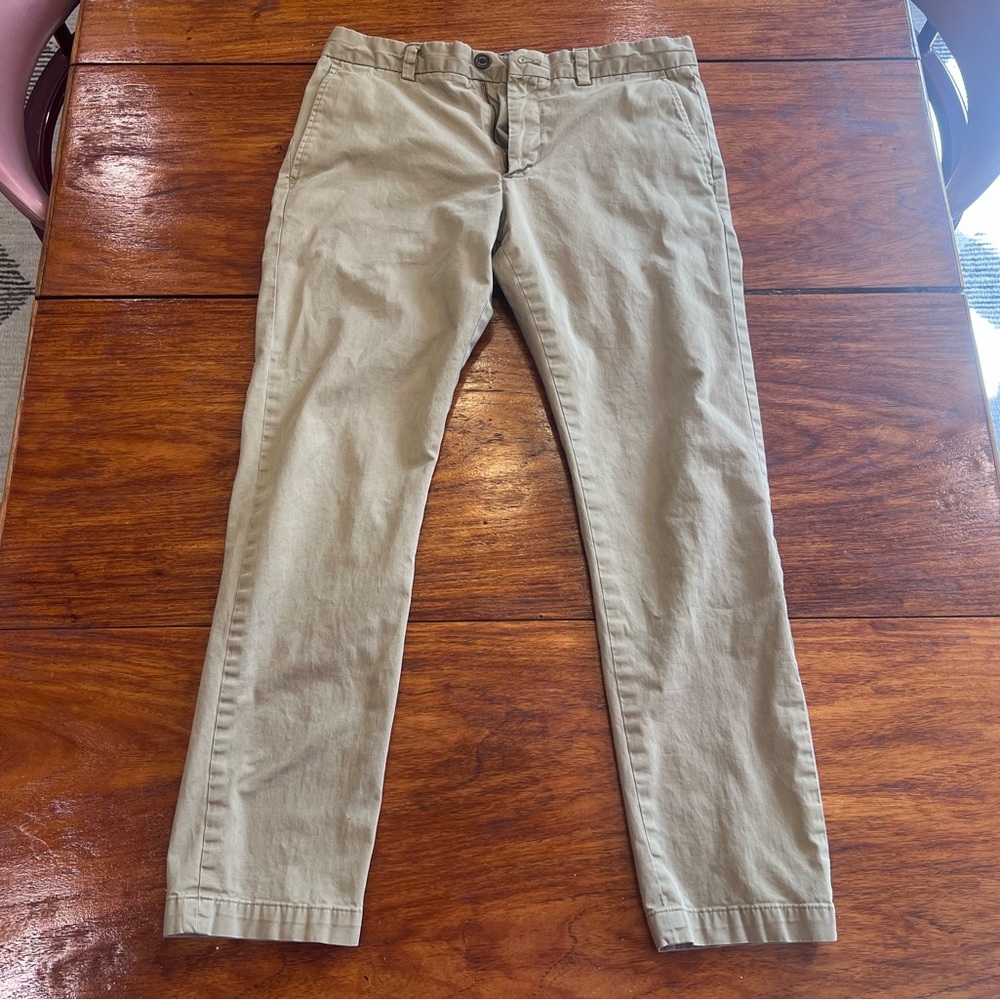 Banana Republic Men's Chinos in Light Tan